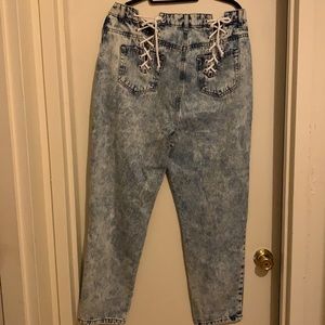 Acid wash lace detail jeans